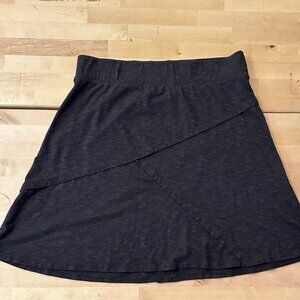 Horny Toad skirt, dark gray, medium, very good condition
